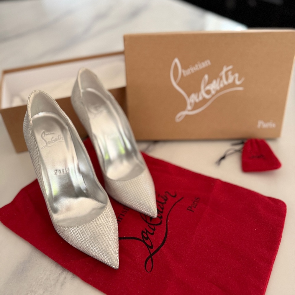 BRAND NEW AUTHENTIC Christian Louboutin silver hot chick 100  Stiletto Heels